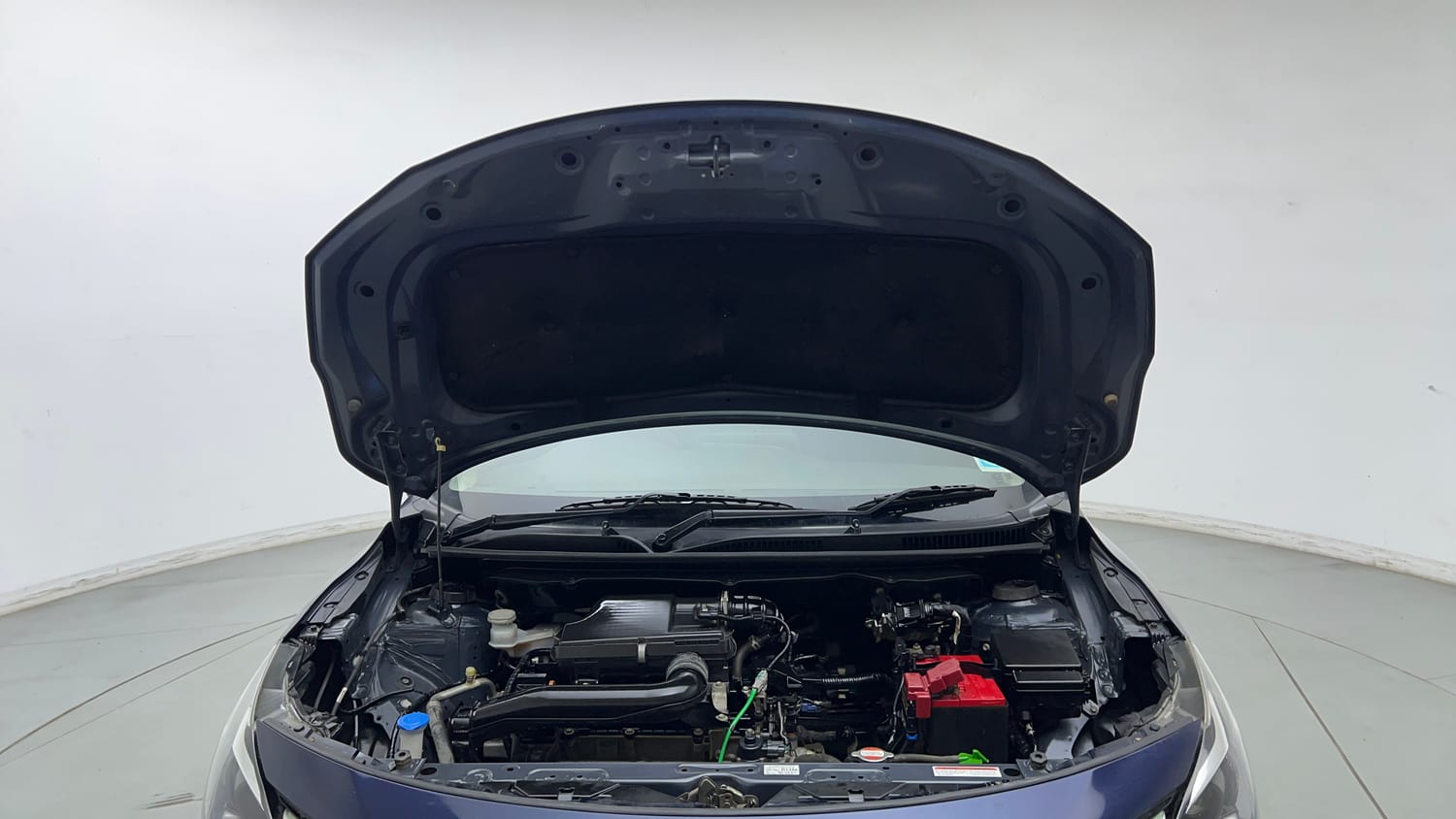 Used 2022 Maruti Suzuki Baleno Zeta MT Petrol Manual engine ENGINE & BONNET OPEN FRONT VIEW