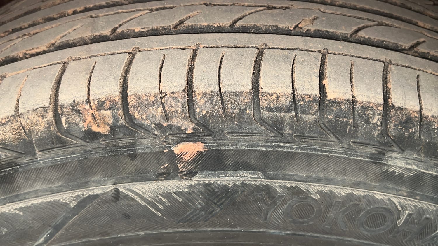 Used 2017 Ford EcoSport Titanium 1.5L Ti-VCT AT Petrol Automatic tyres RIGHT FRONT TYRE TREAD VIEW