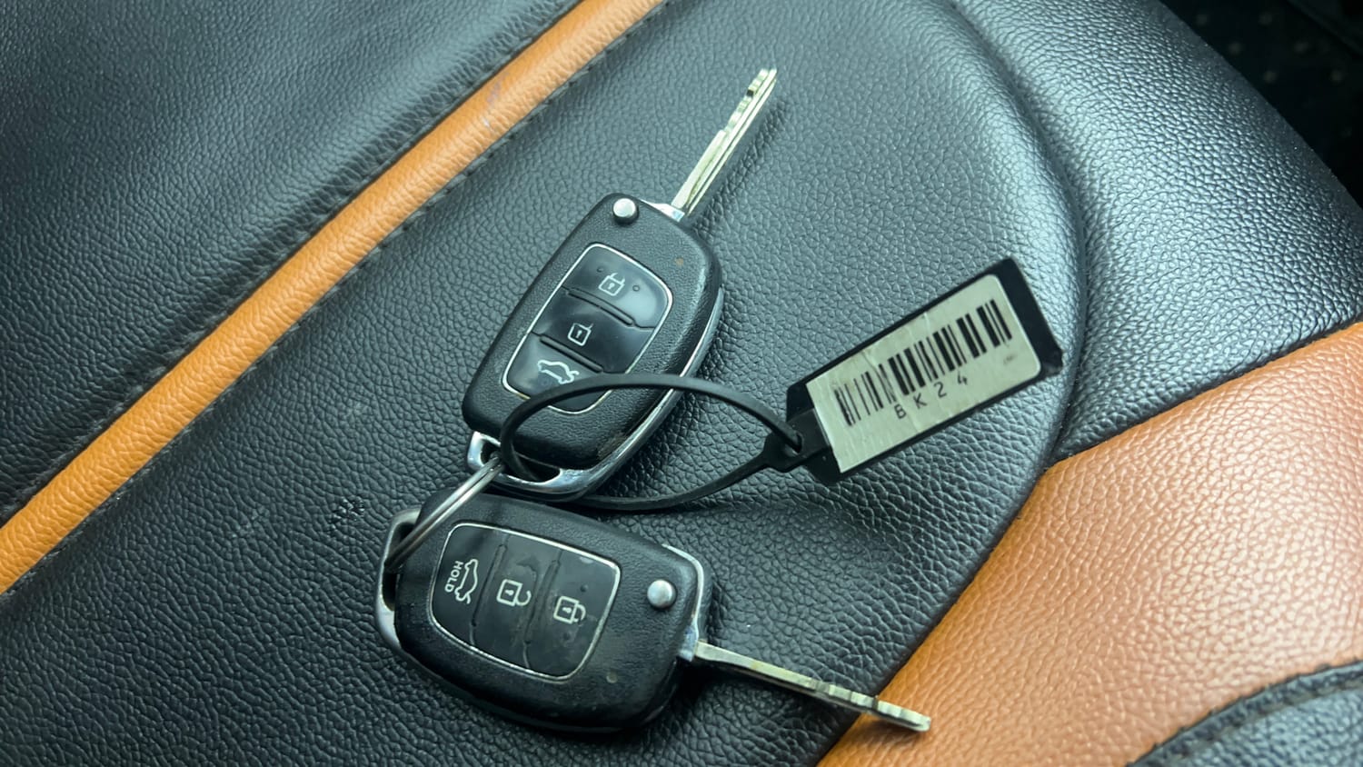 Used 2014 Hyundai Xcent S 1.2 Petrol Manual extra CAR KEY VIEW