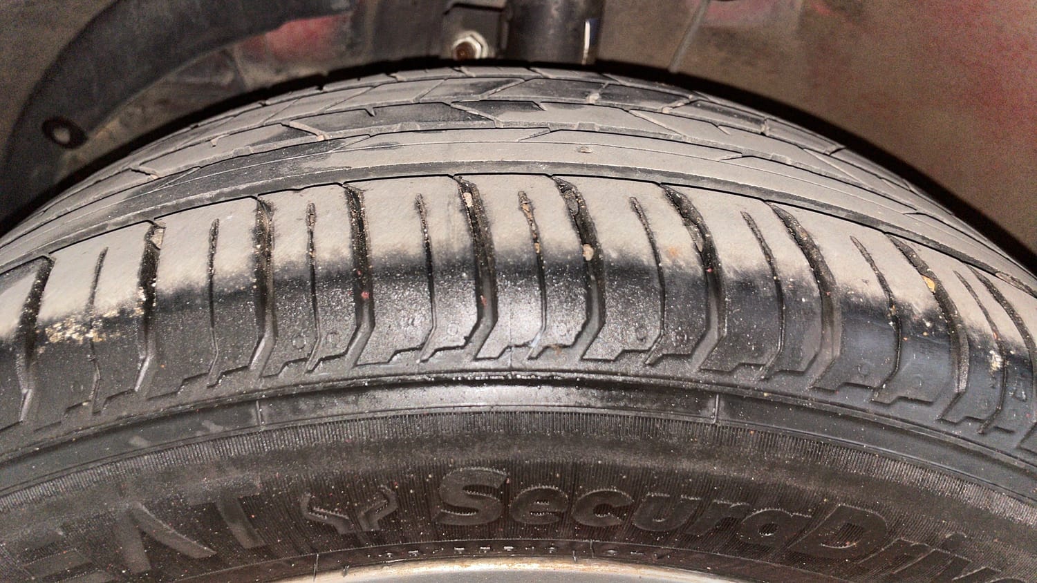 Used 2019 Maruti Suzuki Baleno Alpha 1.2 AT Petrol Automatic tyres LEFT FRONT TYRE TREAD VIEW
