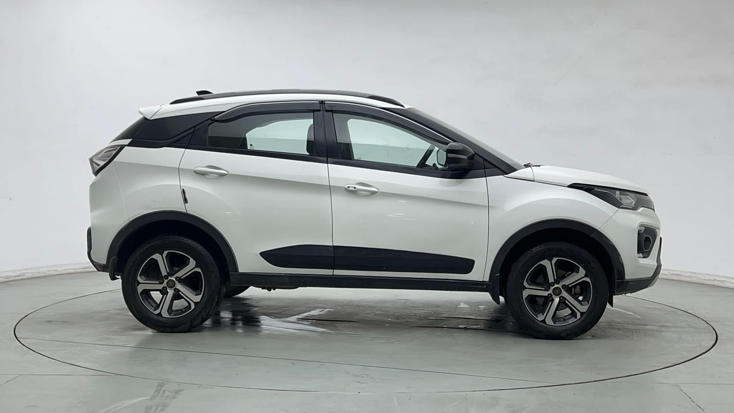 Used 2022 Tata Nexon XZ Plus (HS) Petrol Manual exterior RIGHT SIDE VIEW