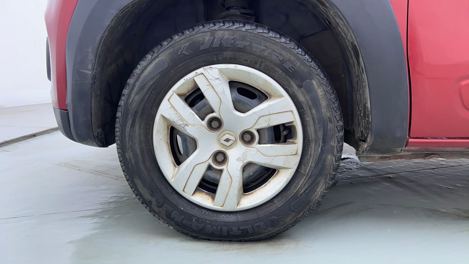 Used 2017 Renault Kwid 1.0 RXT AMT Opt Petrol Automatic tyres LEFT FRONT TYRE RIM VIEW