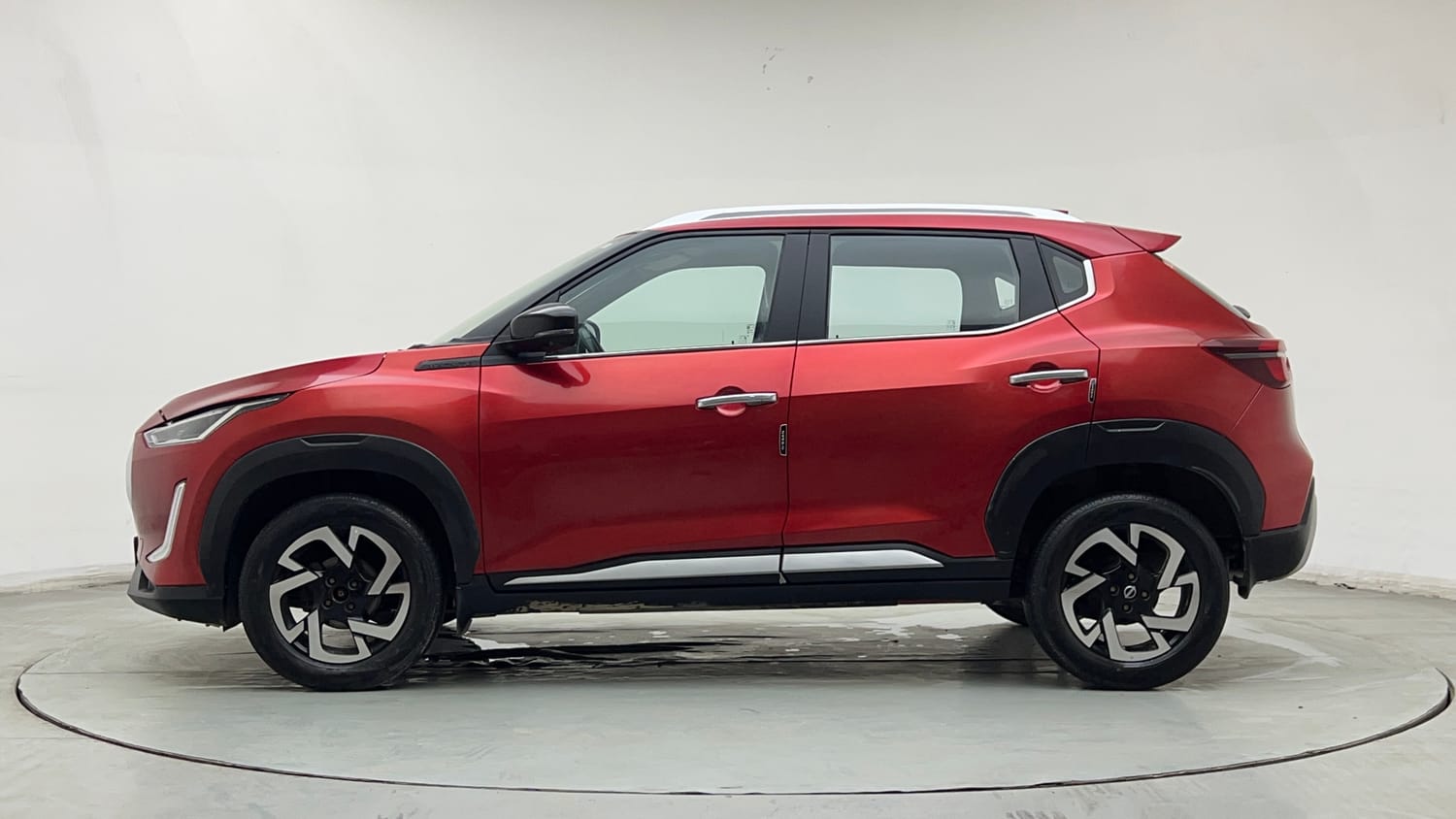 Used 2022 Nissan Magnite XV Premium Turbo CVT Petrol Automatic exterior LEFT SIDE VIEW