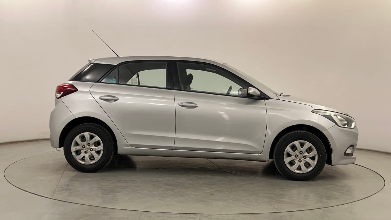 Used 2017 Hyundai Elite i20 Sportz 1.2 Petrol Manual exterior RIGHT SIDE VIEW