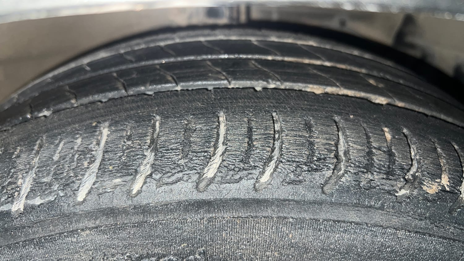 Used 2018 Maruti Suzuki Ciaz Alpha Hybrid 1.5 Petrol Manual tyres RIGHT FRONT TYRE TREAD VIEW