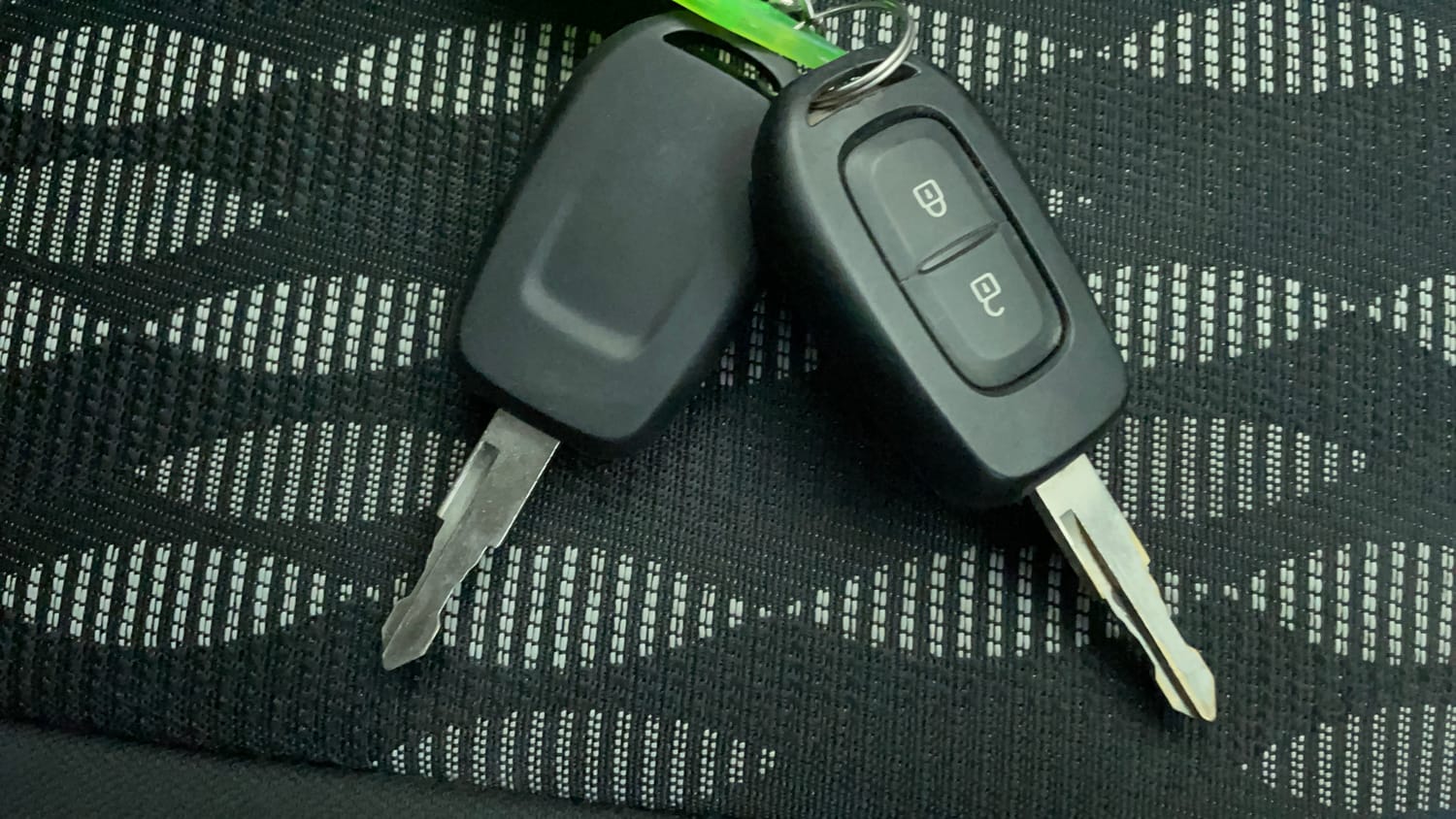 Used 2018 Renault Kwid 1.0 RXT AMT Opt Petrol Automatic extra CAR KEY VIEW