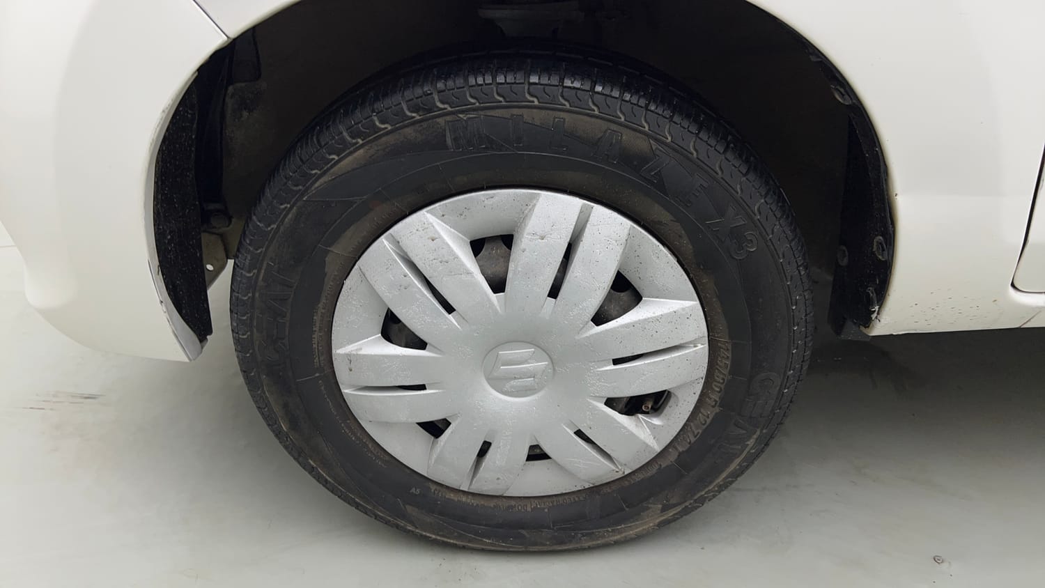 Used 2018 Maruti Suzuki Alto 800 LXi Petrol Manual tyres LEFT FRONT TYRE RIM VIEW