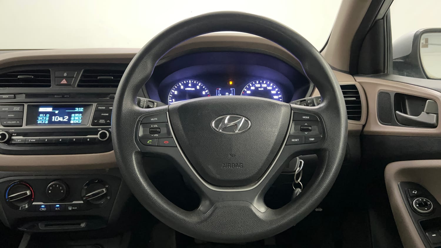 Used 2017 Hyundai Elite i20 Sportz 1.2 Petrol Manual interior STEERING VIEW
