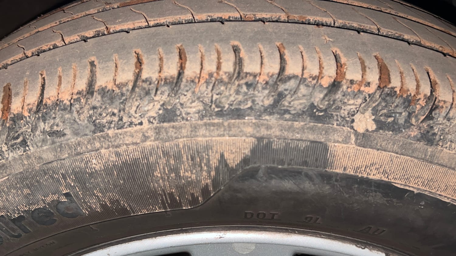Used 2016 Hyundai Xcent SX 1.2 Petrol Manual tyres RIGHT FRONT TYRE TREAD VIEW