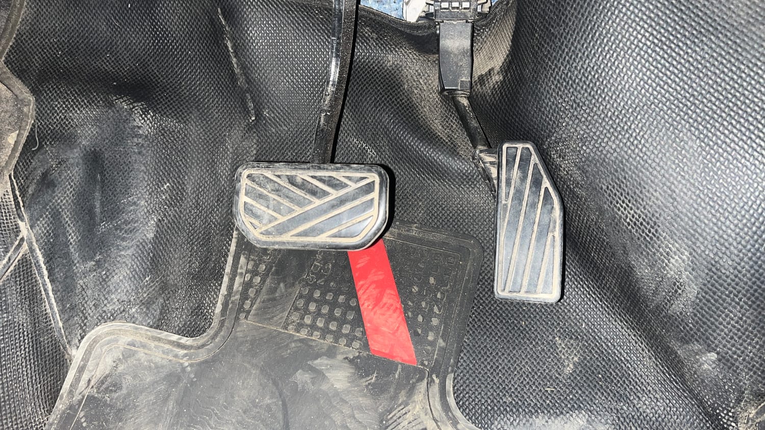 Used 2020 Maruti Suzuki Swift ZXi AMT Petrol Automatic interior PEDALS VIEW
