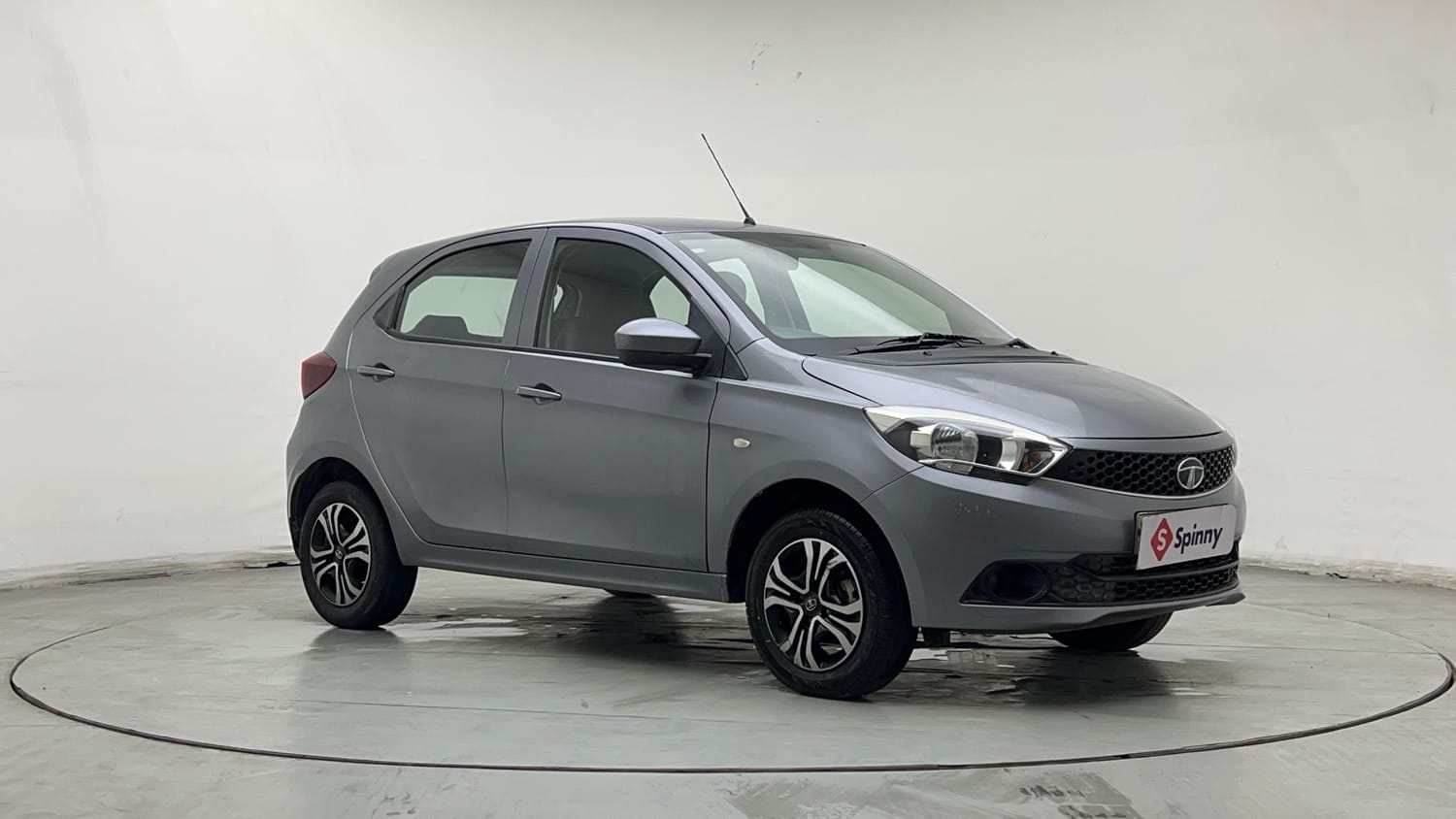 Used 2020 Tata Tiago Revotron XZA Petrol Automatic exterior RIGHT FRONT CORNER VIEW