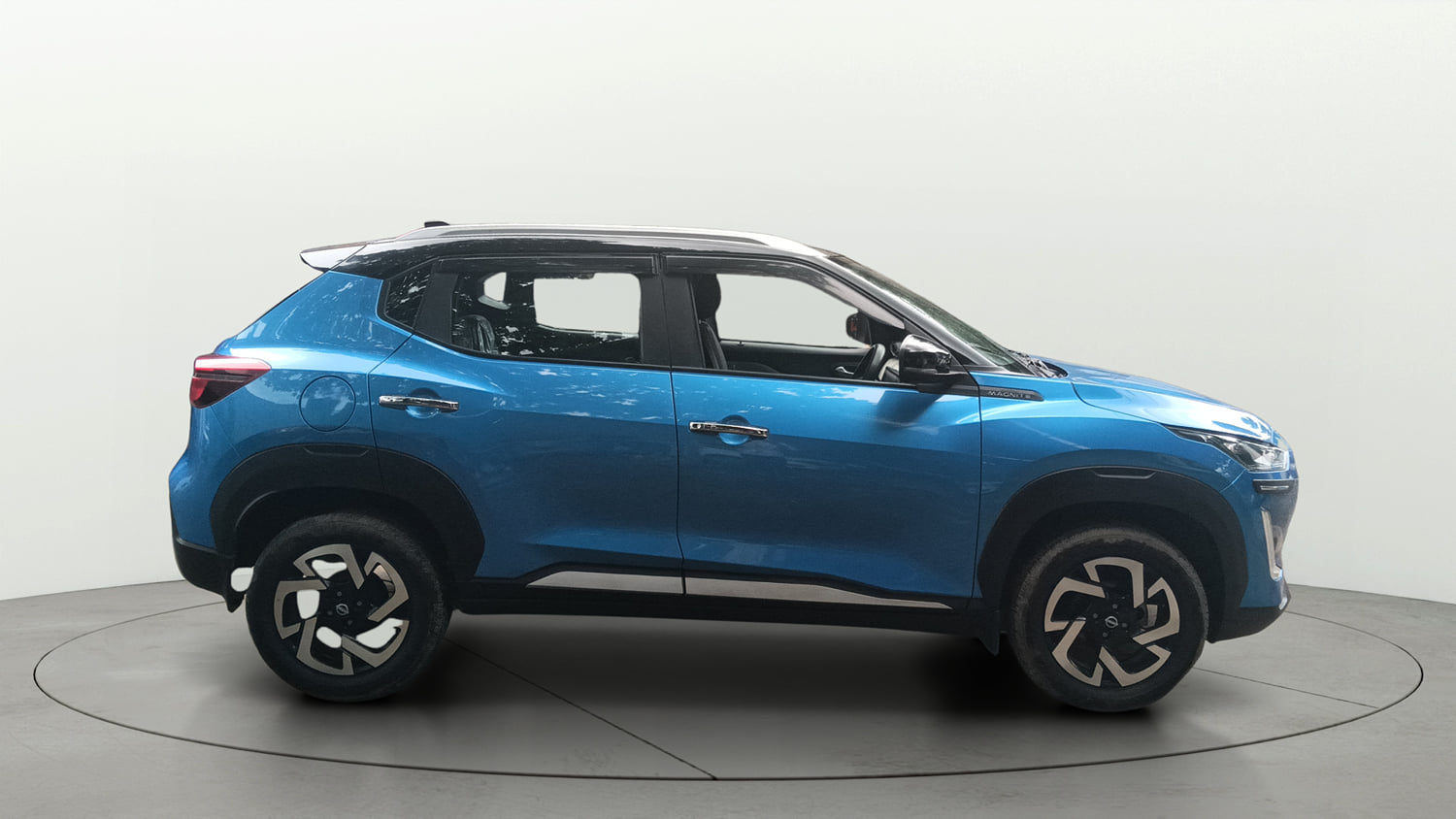 Used 2023 Nissan Magnite XV AMT Petrol Automatic exterior RIGHT SIDE VIEW