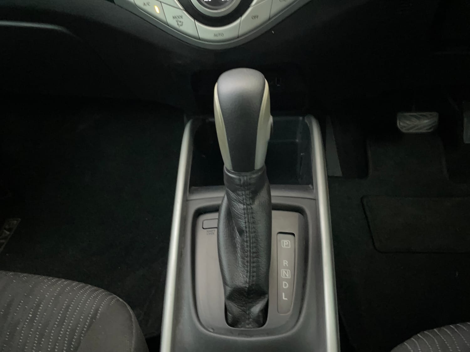 Used 2019 Maruti Suzuki Baleno Alpha 1.2 AT Petrol Automatic interior GEAR  KNOB VIEW