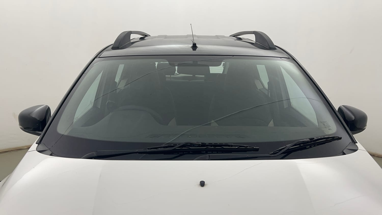 Used 2022 Renault Triber RXZ Dual Tone Petrol Manual exterior FRONT WINDSHIELD VIEW
