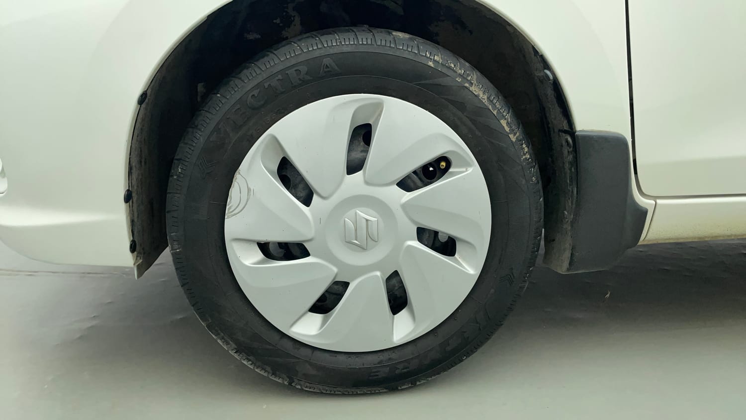 Used 2018 Maruti Suzuki Celerio ZXi Petrol Manual tyres LEFT FRONT TYRE RIM VIEW