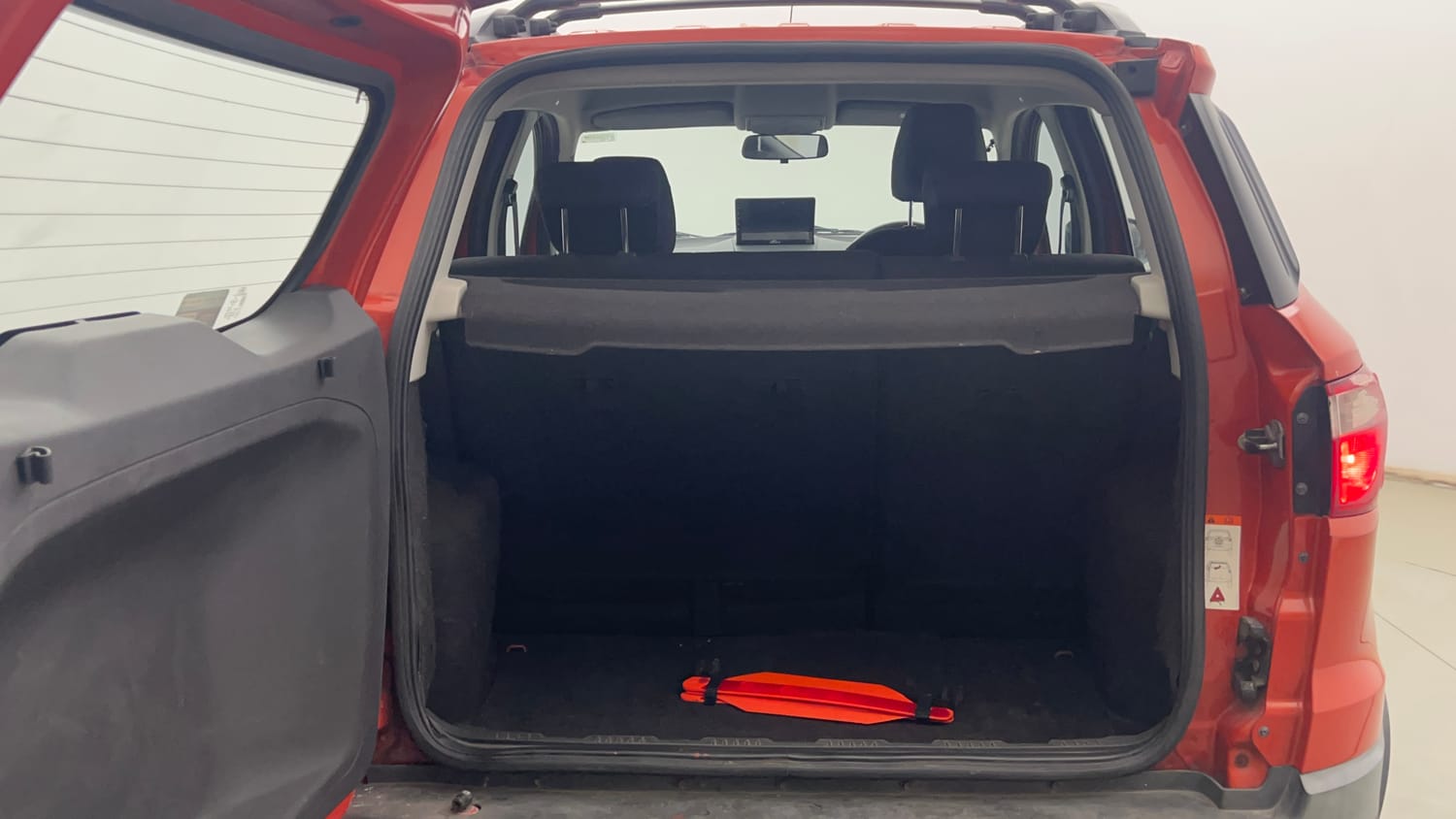 Used 2017 Ford EcoSport Titanium 1.5L Ti-VCT AT Petrol Automatic interior DICKY INSIDE VIEW