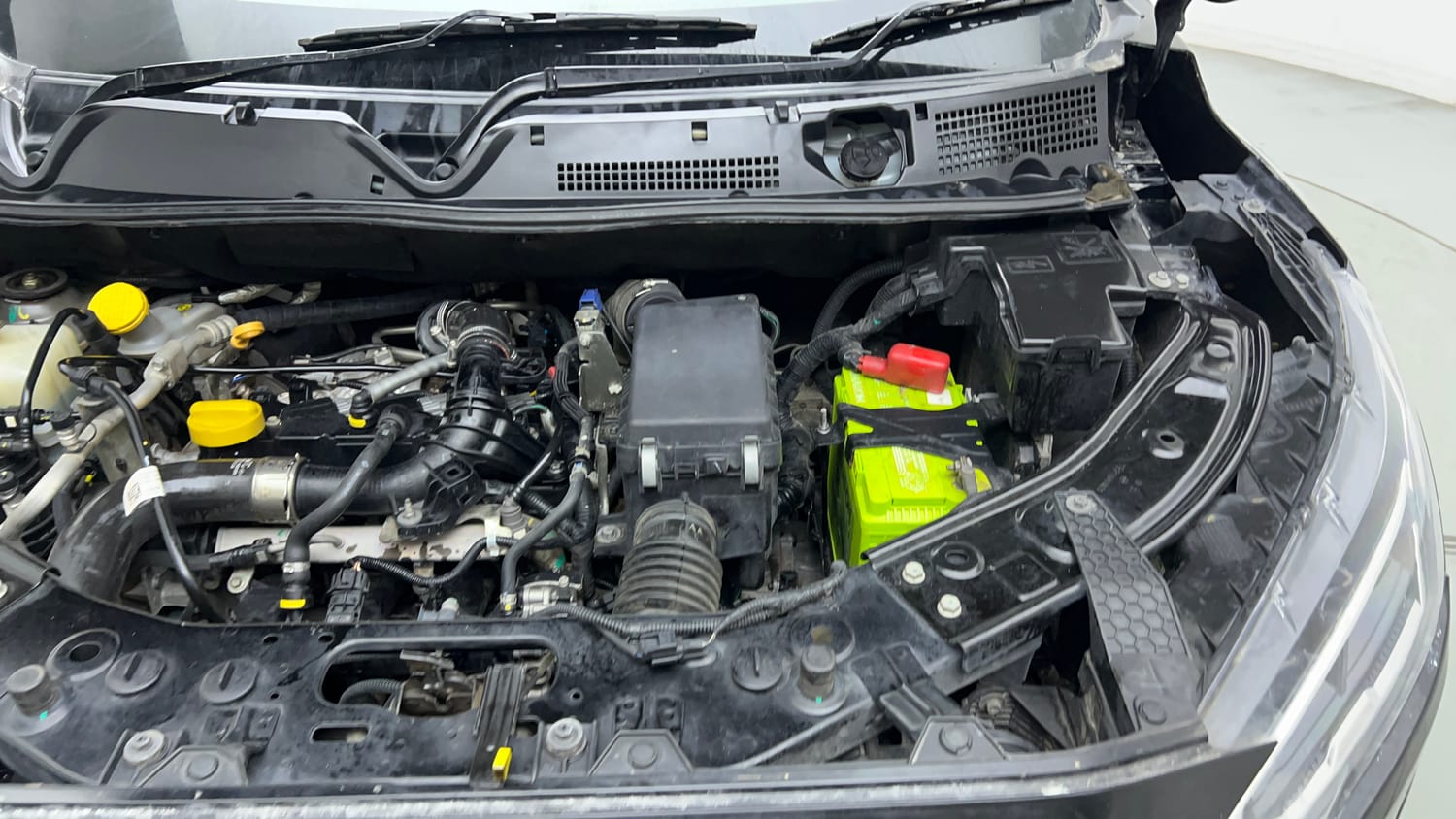Used 2023 Nissan Magnite XV Premium Turbo CVT Petrol Automatic engine ENGINE LEFT SIDE VIEW