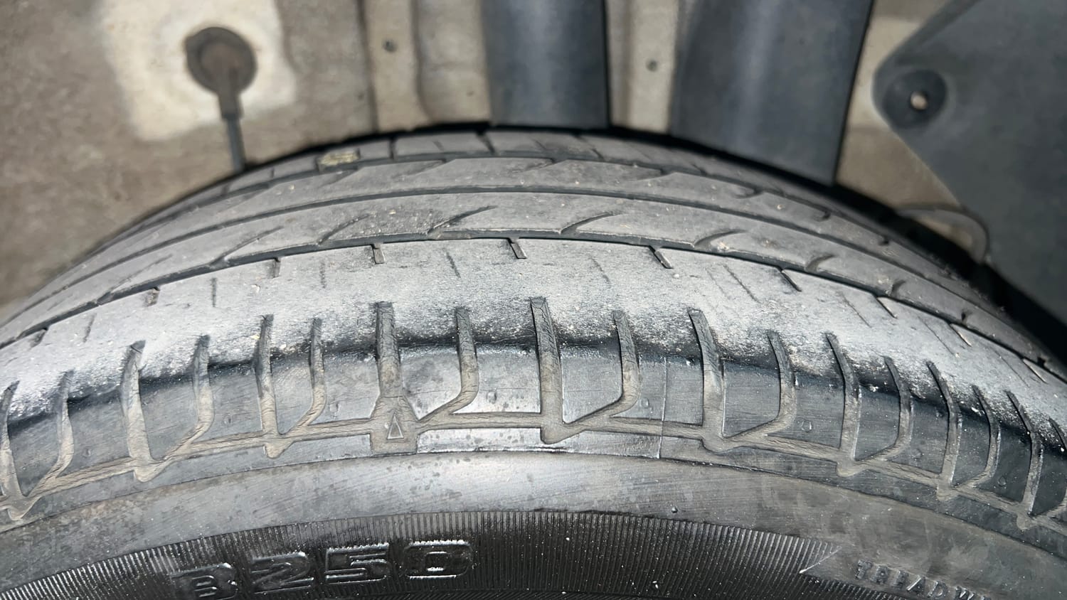 Used 2018 Hyundai Elite i20 Asta 1.2 (O) Petrol Manual tyres LEFT REAR TYRE TREAD VIEW