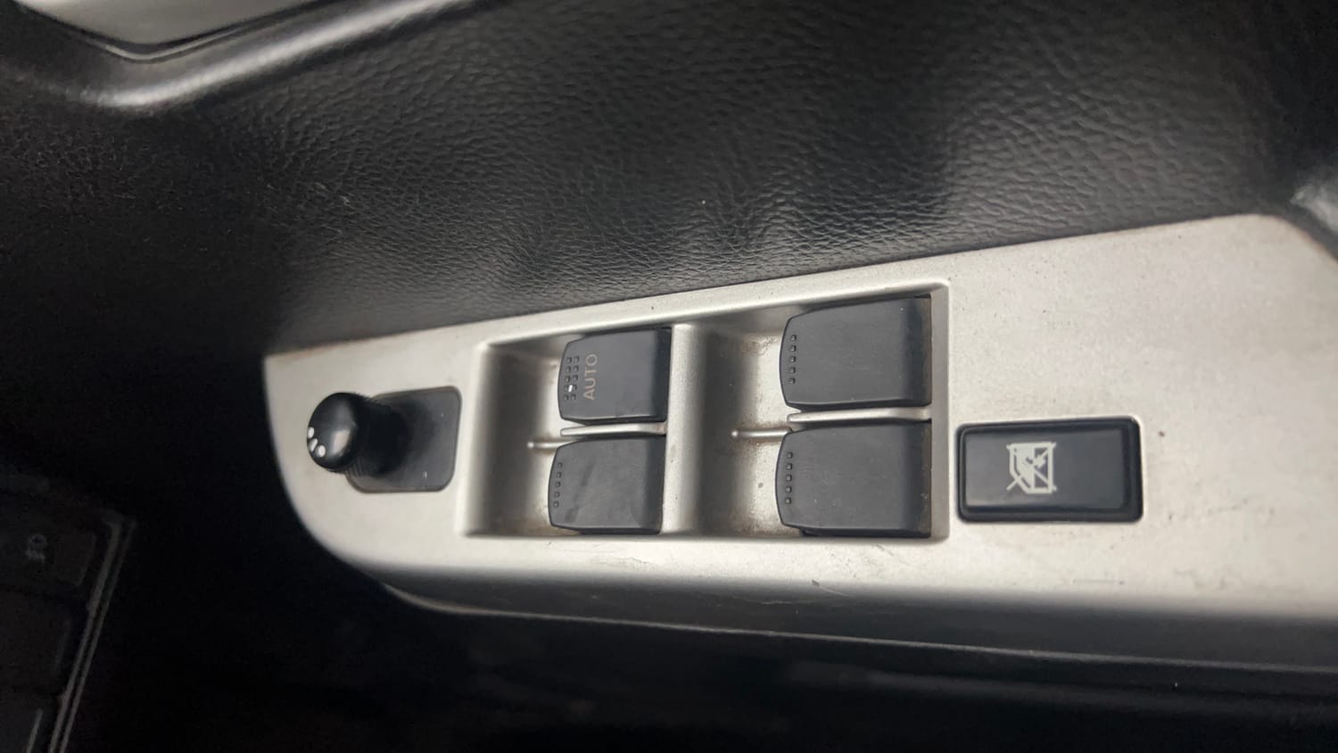 Used 2013 Maruti Suzuki Wagon R VXI Petrol Manual top_features Power windows