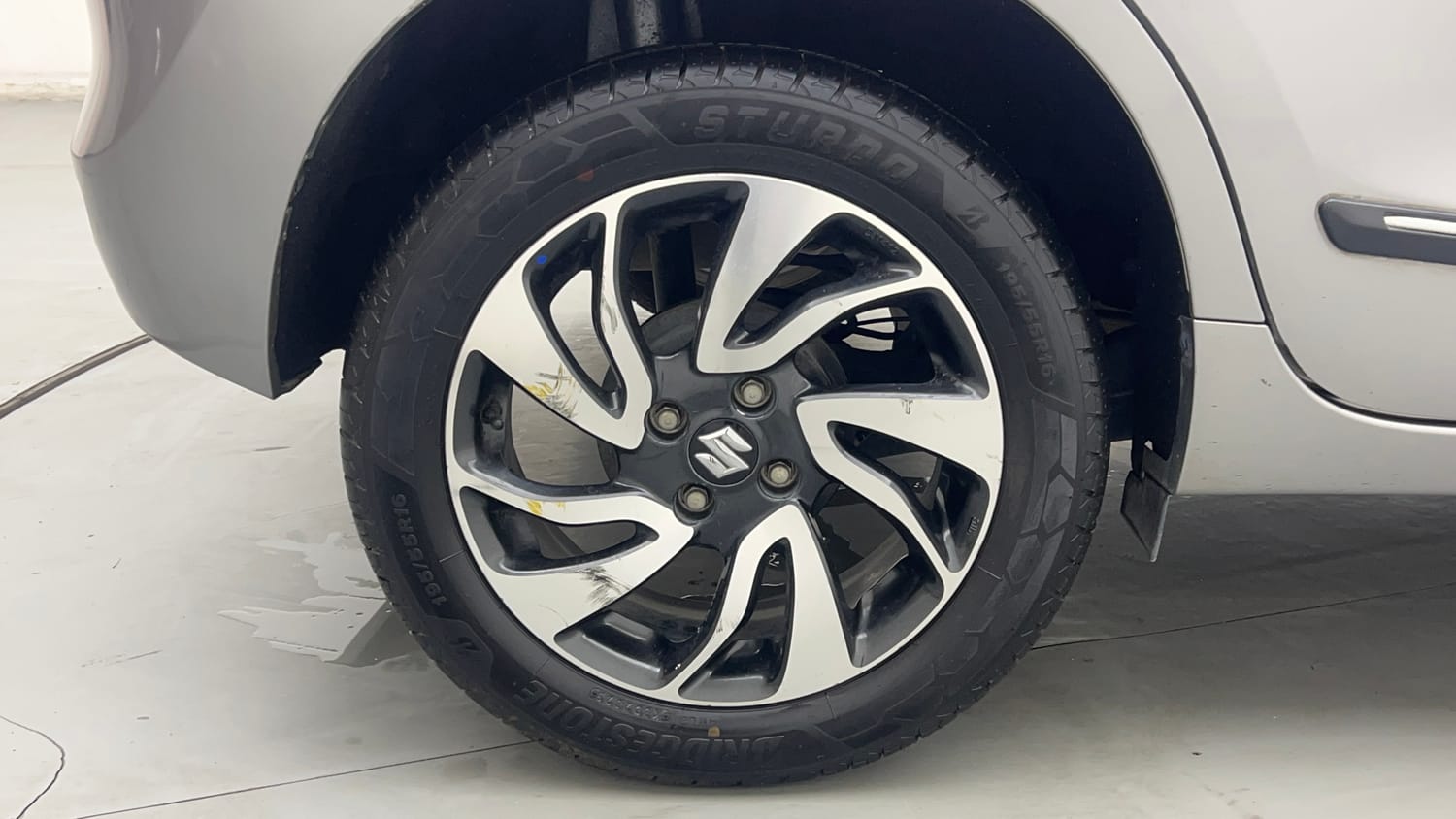 Used 2019 Maruti Suzuki Baleno Alpha Petrol Manual tyres RIGHT REAR TYRE RIM VIEW