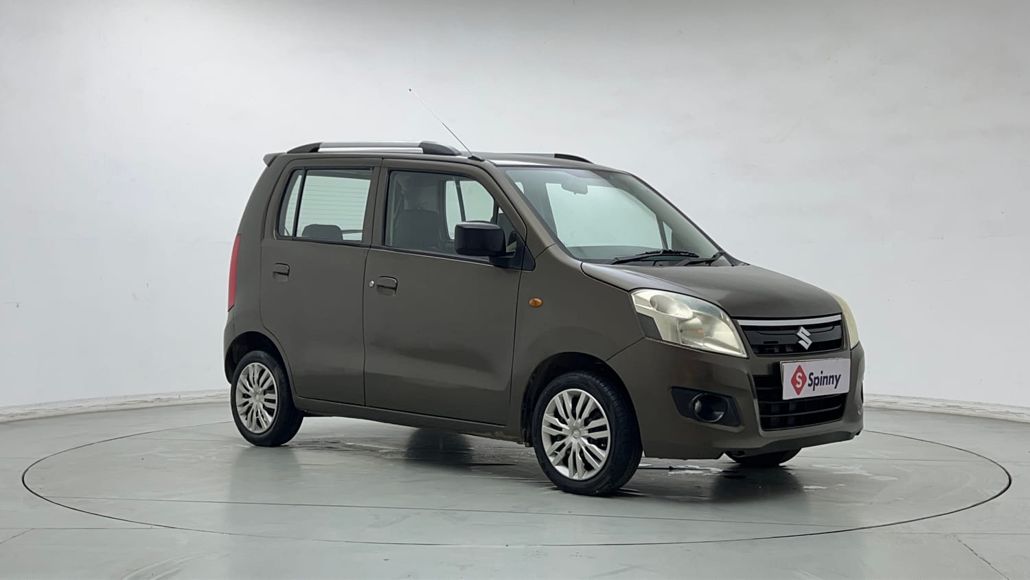 Used 2013 Maruti Suzuki Wagon R VXI Petrol Manual exterior RIGHT FRONT CORNER VIEW