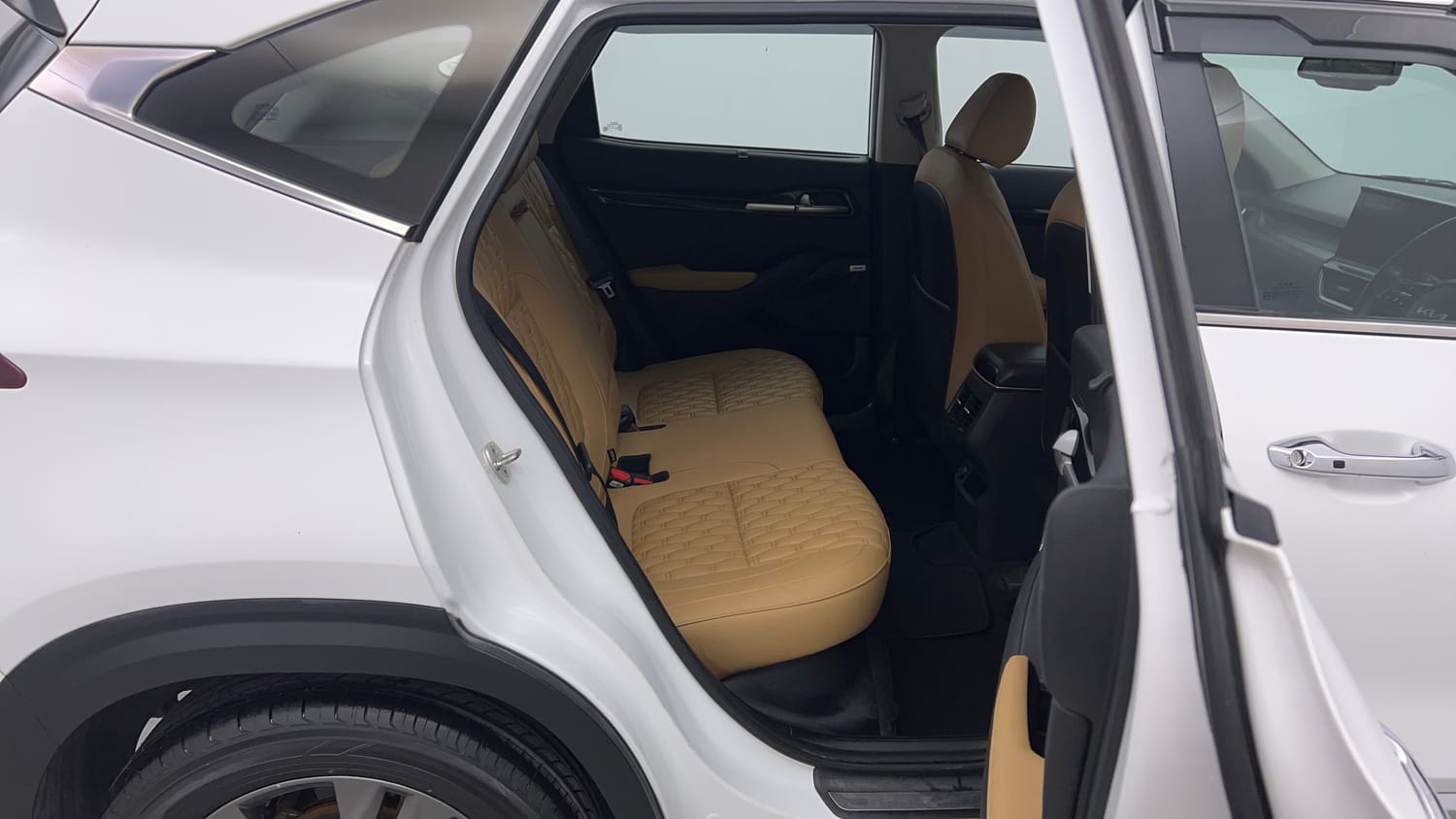 Used 2023 Kia Seltos HTX Plus 1.5 Diesel Diesel Manual interior RIGHT SIDE REAR DOOR CABIN VIEW