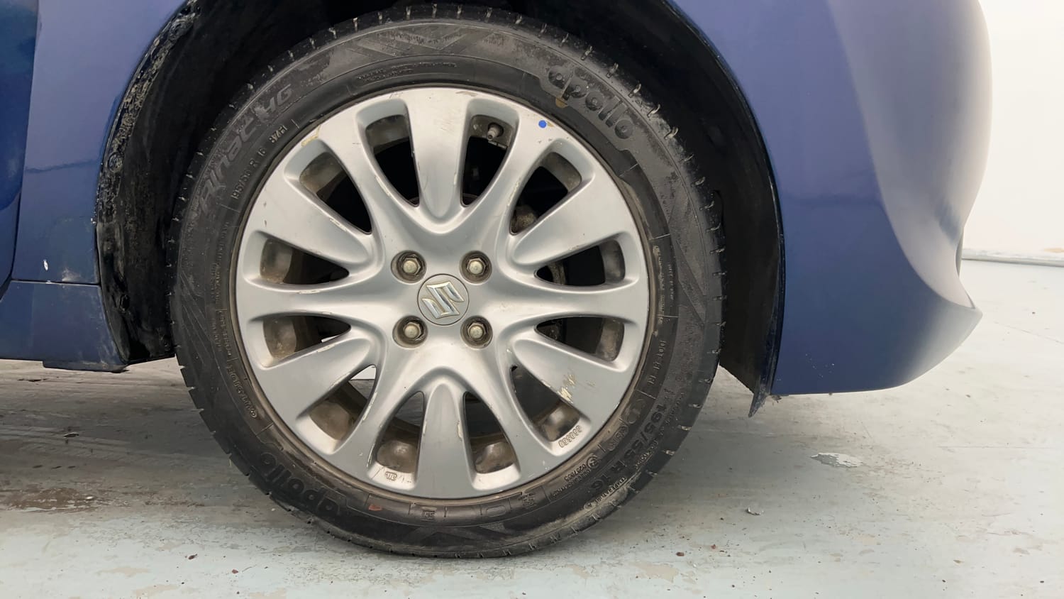 Used 2018 Maruti Suzuki Baleno Zeta 1.2 AT Petrol Automatic tyres RIGHT FRONT TYRE RIM VIEW