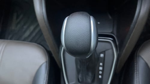 Used 2024 Toyota Urban Cruiser Hyryder V Hybrid Dual Tone Hybrid Automatic interior GEAR  KNOB VIEW