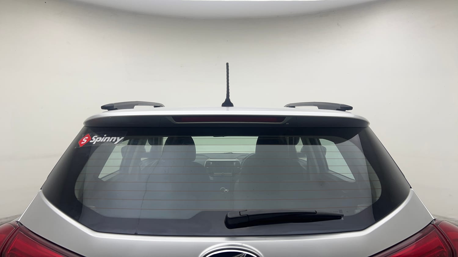 Used 2022 Mahindra XUV 300 W8 1.5 Diesel Diesel Manual exterior BACK WINDSHIELD VIEW