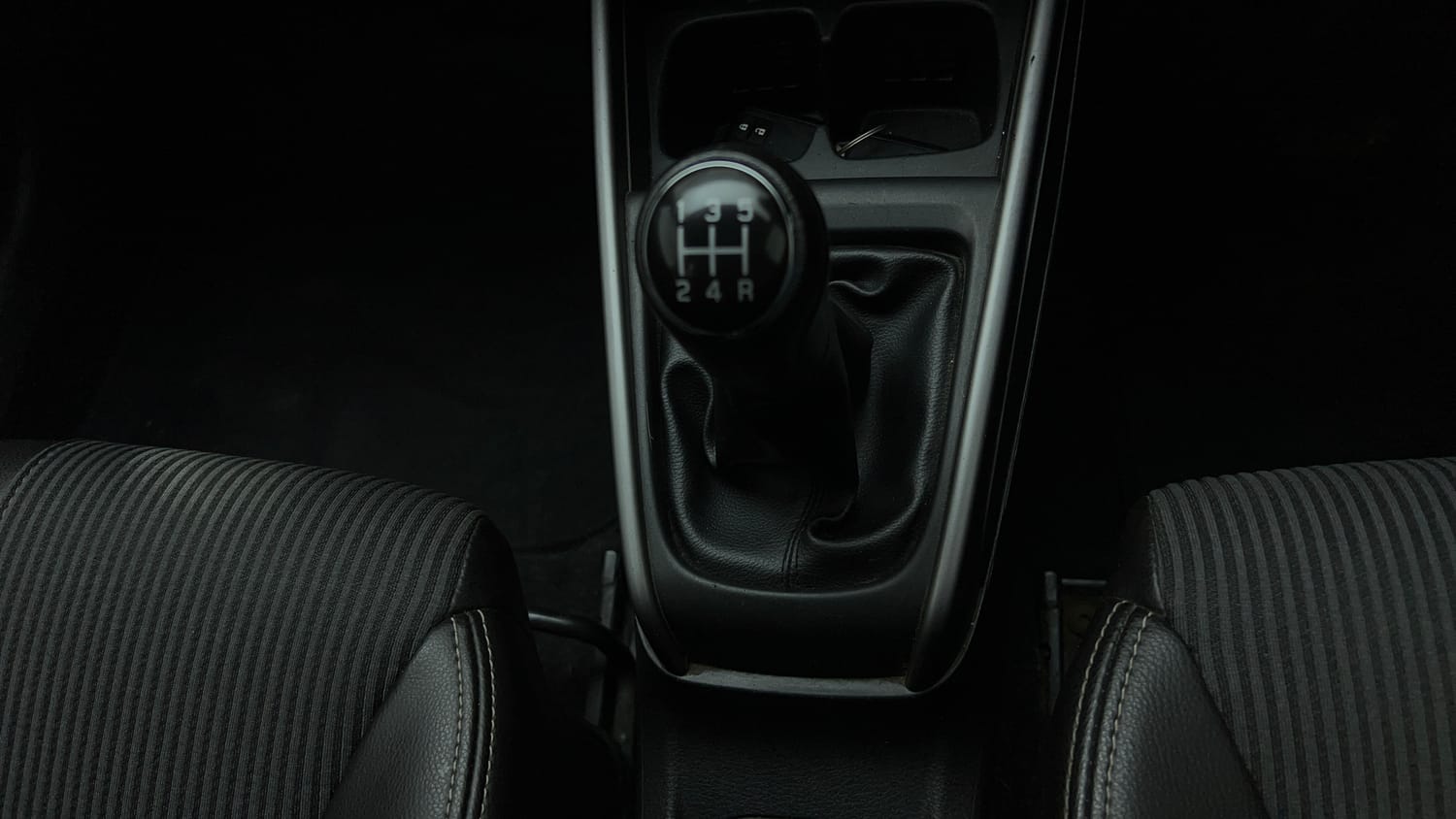 Used 2020 Maruti Suzuki XL6 Zeta MT Petrol Petrol Manual interior GEAR  KNOB VIEW
