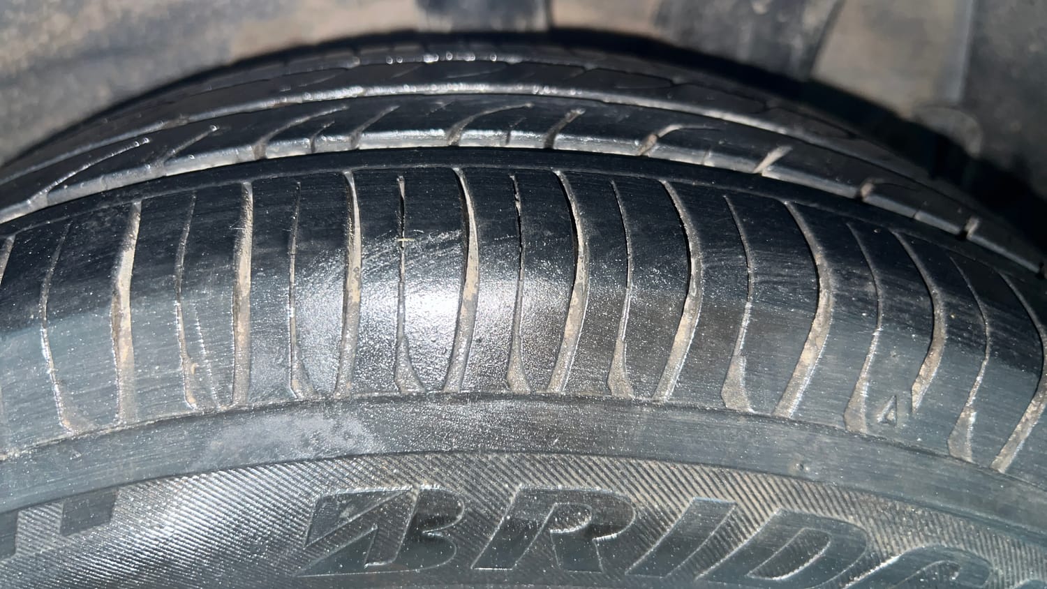 Used 2014 Hyundai Xcent S 1.2 Petrol Manual tyres LEFT REAR TYRE TREAD VIEW