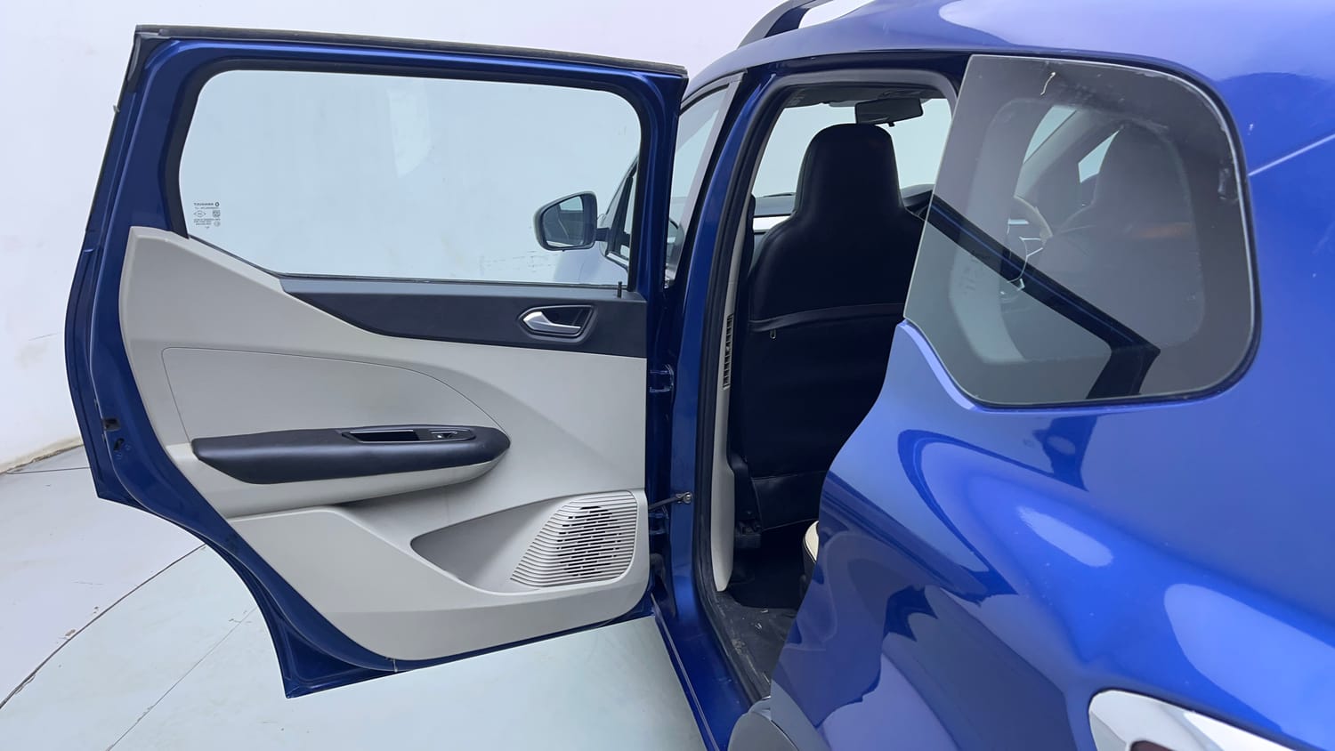 Used 2020 Renault Triber RXZ Petrol Manual interior LEFT REAR DOOR OPEN VIEW
