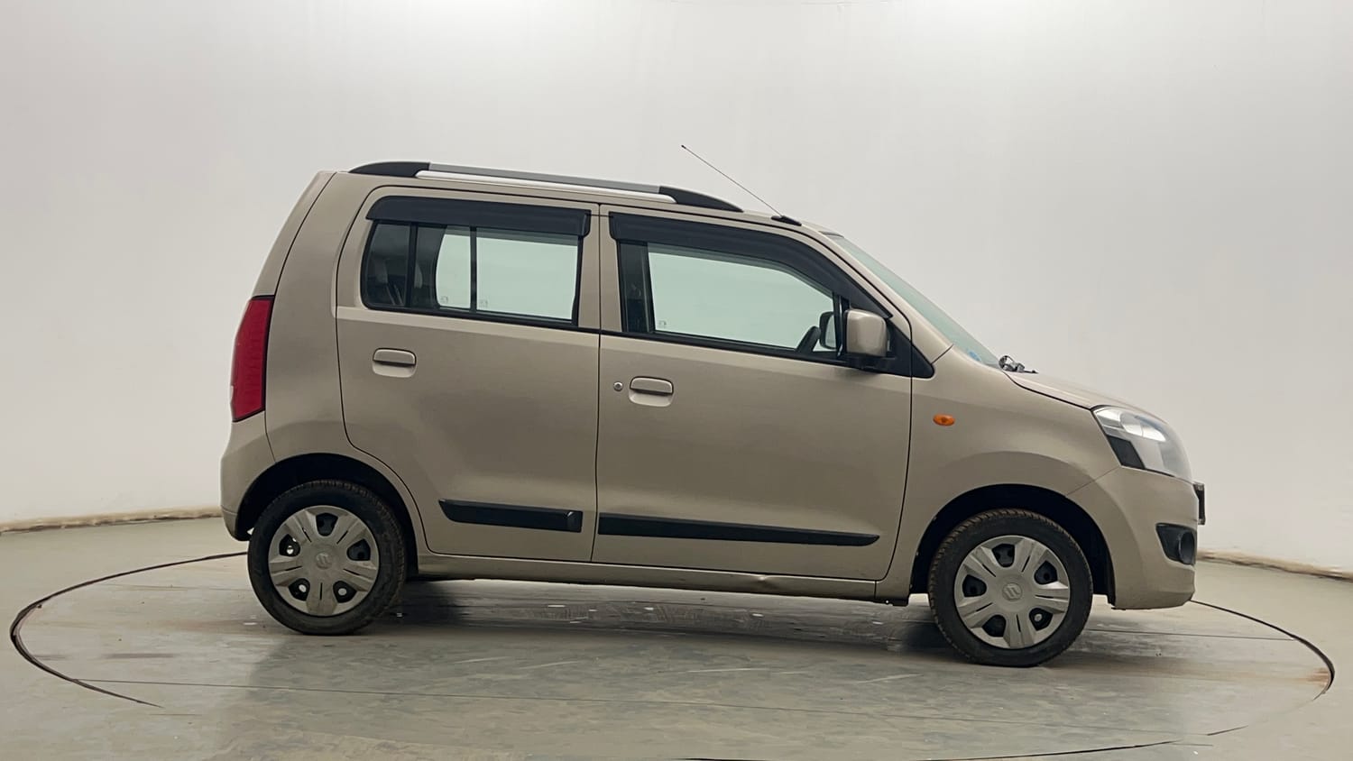 Used 2013 Maruti Suzuki Wagon R VXI Petrol Manual exterior RIGHT SIDE VIEW