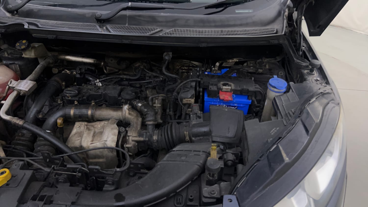 Used 2018 Ford EcoSport Titanium 1.5L TDCi Diesel Manual engine ENGINE LEFT SIDE HINGE & APRON VIEW