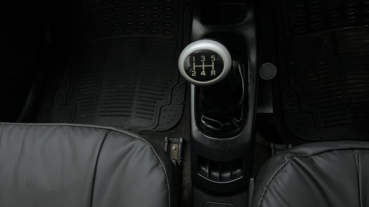 Used 2013 Maruti Suzuki Wagon R VXI Petrol Manual interior GEAR  KNOB VIEW
