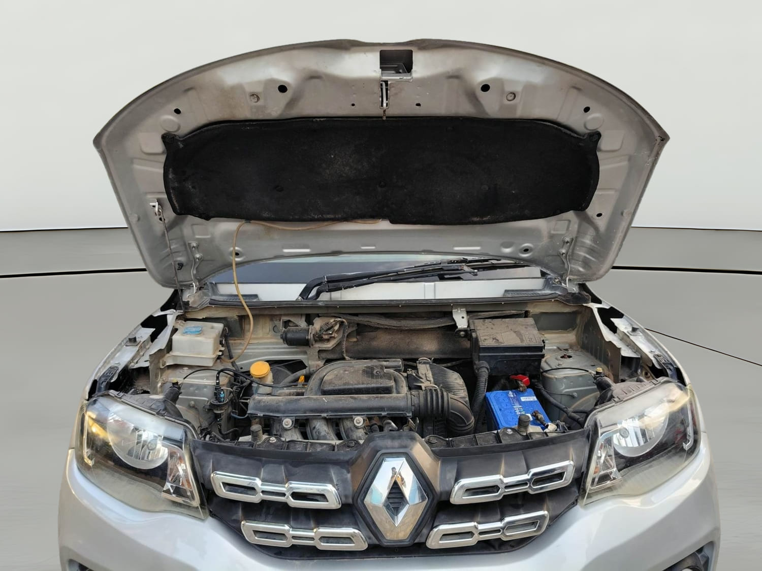 Used 2017 Renault Kwid RXT Opt Petrol Manual engine ENGINE & BONNET OPEN FRONT VIEW