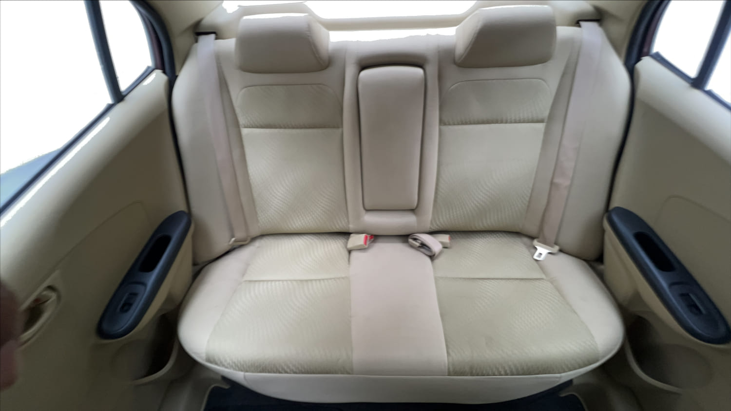 Used 2015 Honda Amaze 1.2 S i-VTEC Petrol Manual interior REAR SEAT CONDITION VIEW