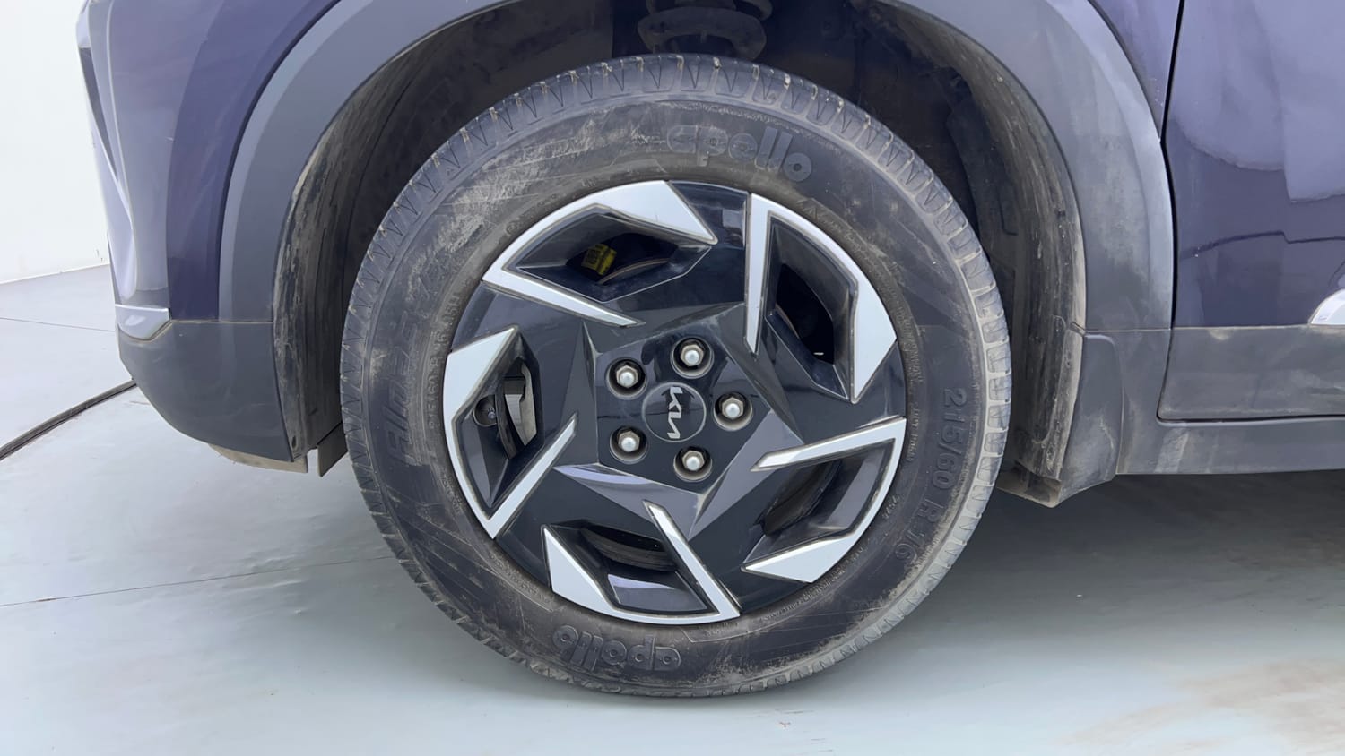 Used 2024 Kia Sonet HTK (O) 1.2 Petrol MT Petrol Manual tyres LEFT FRONT TYRE RIM VIEW