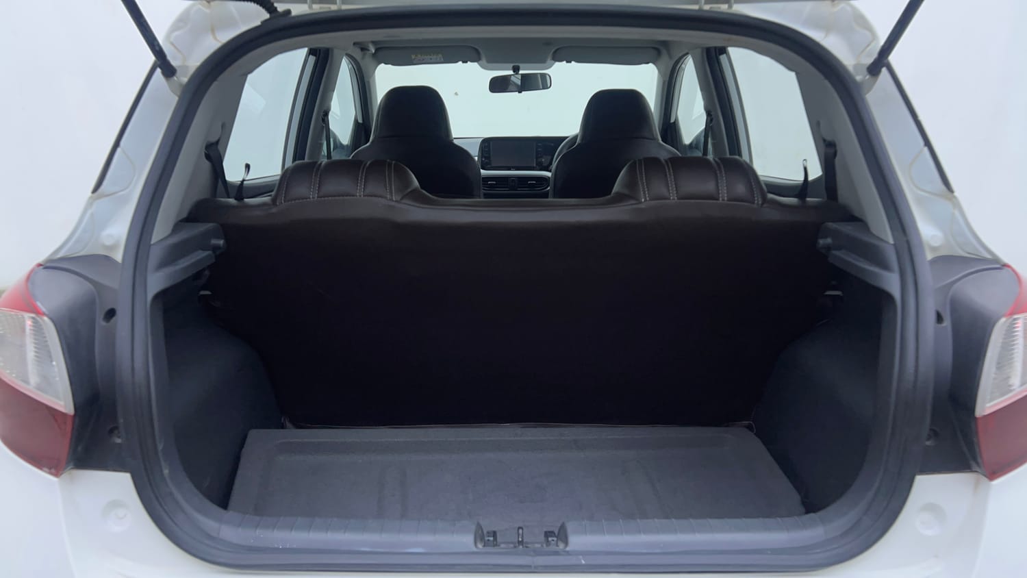 Used 2022 Hyundai Grand i10 Nios Sportz U2 1.2 CRDi Diesel Manual interior DICKY INSIDE VIEW
