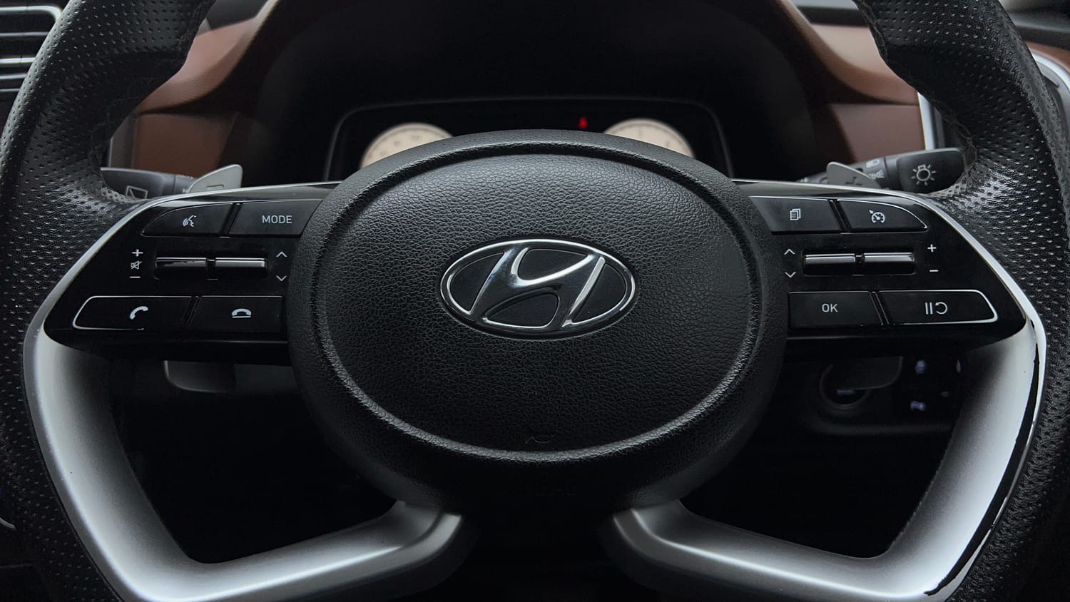 Used 2022 Hyundai Alcazar Signature (O) 7 Seater 1.5 Diesel AT Diesel Automatic top_features Cruise control