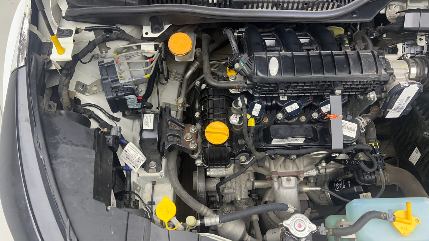 Used 2023 Tata Altroz XM Petrol Petrol Manual engine ENGINE RIGHT SIDE VIEW