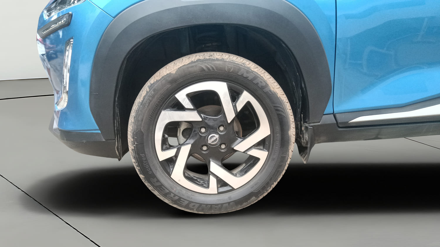 Used 2023 Nissan Magnite XV AMT Petrol Automatic tyres LEFT FRONT TYRE RIM VIEW