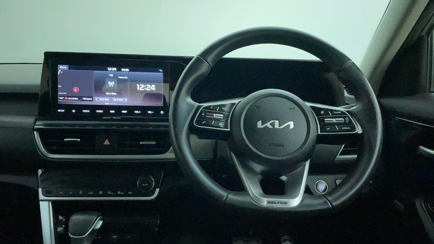 Used 2022 Kia Seltos X Line 1.4 DCT Petrol Automatic interior STEERING VIEW