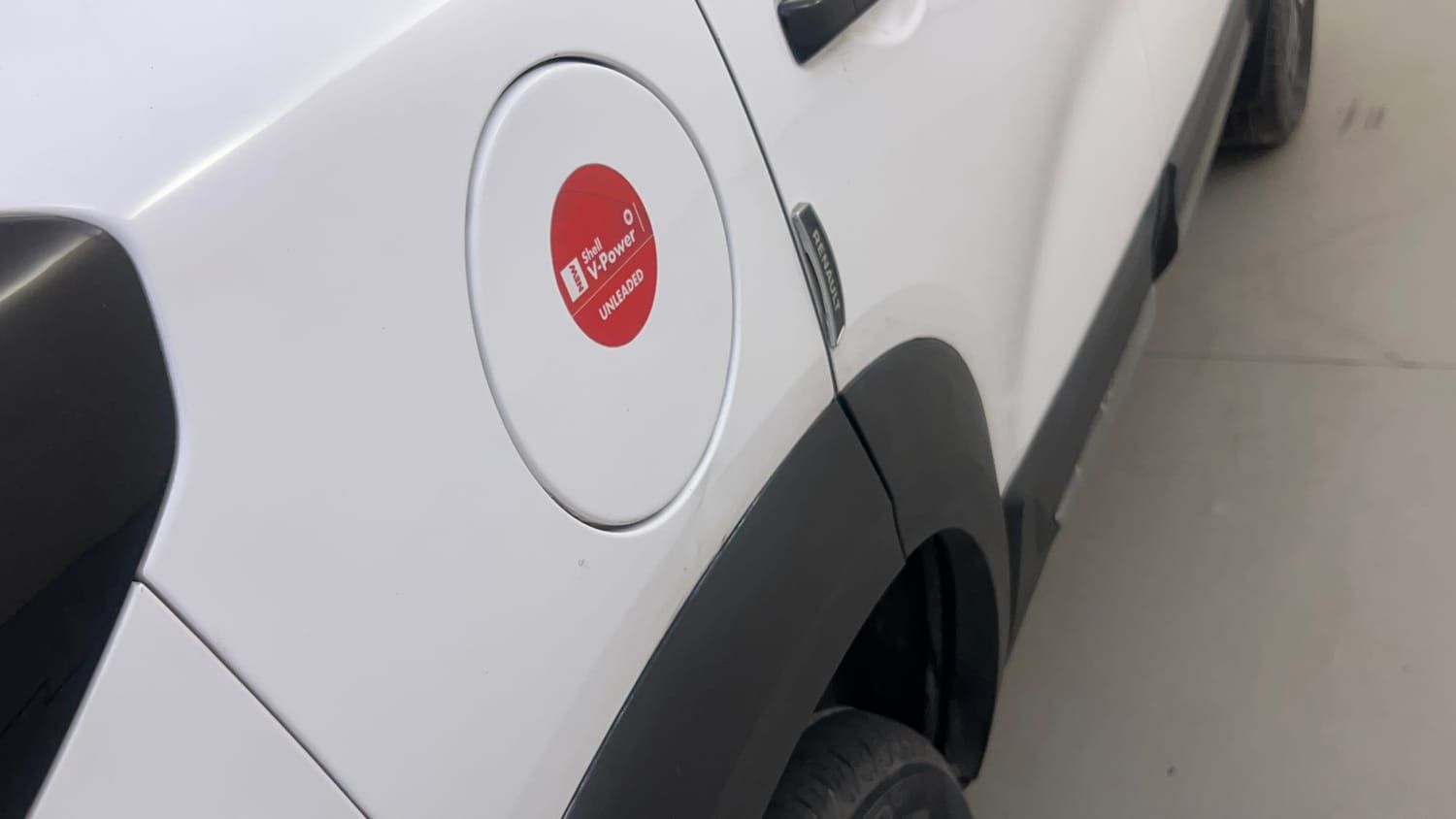 Used 2022 Renault Kiger RXZ 1.0 Turbo MT Petrol Manual dents MINOR SCRATCH