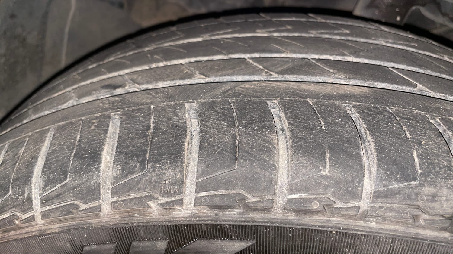 Used 2022 Kia Seltos X Line 1.4 DCT Petrol Automatic tyres LEFT FRONT TYRE TREAD VIEW