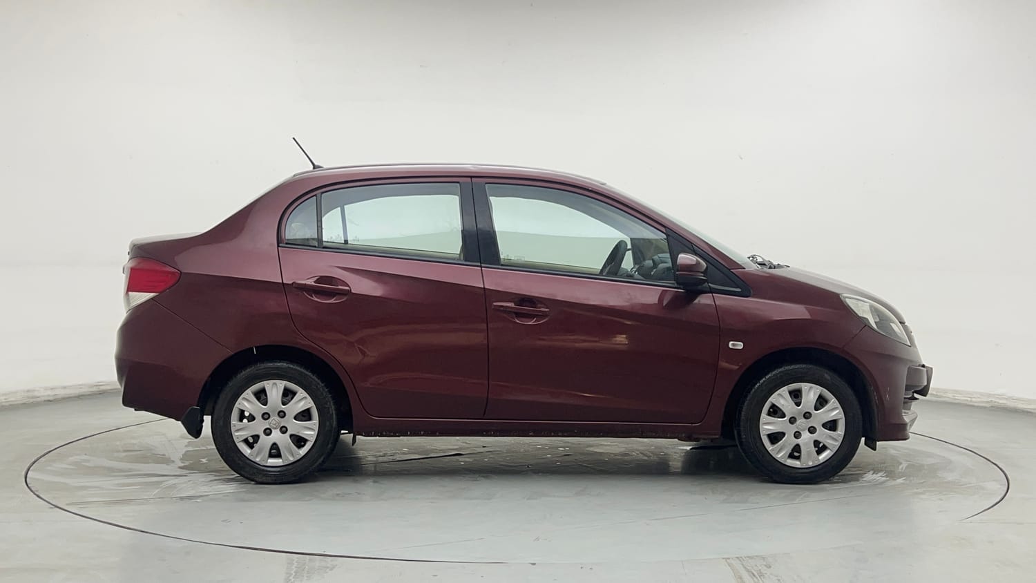 Used 2015 Honda Amaze 1.2 S i-VTEC Petrol Manual exterior RIGHT SIDE VIEW