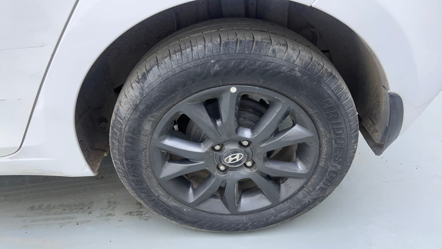 Used 2018 Hyundai Elite i20 Asta 1.2 AT Petrol Automatic tyres LEFT REAR TYRE RIM VIEW