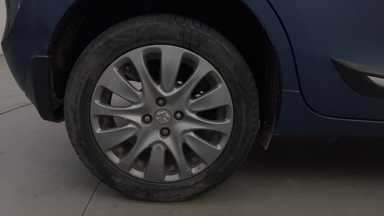 Used 2018 Maruti Suzuki Baleno Alpha 1.2 Petrol Manual tyres RIGHT REAR TYRE RIM VIEW