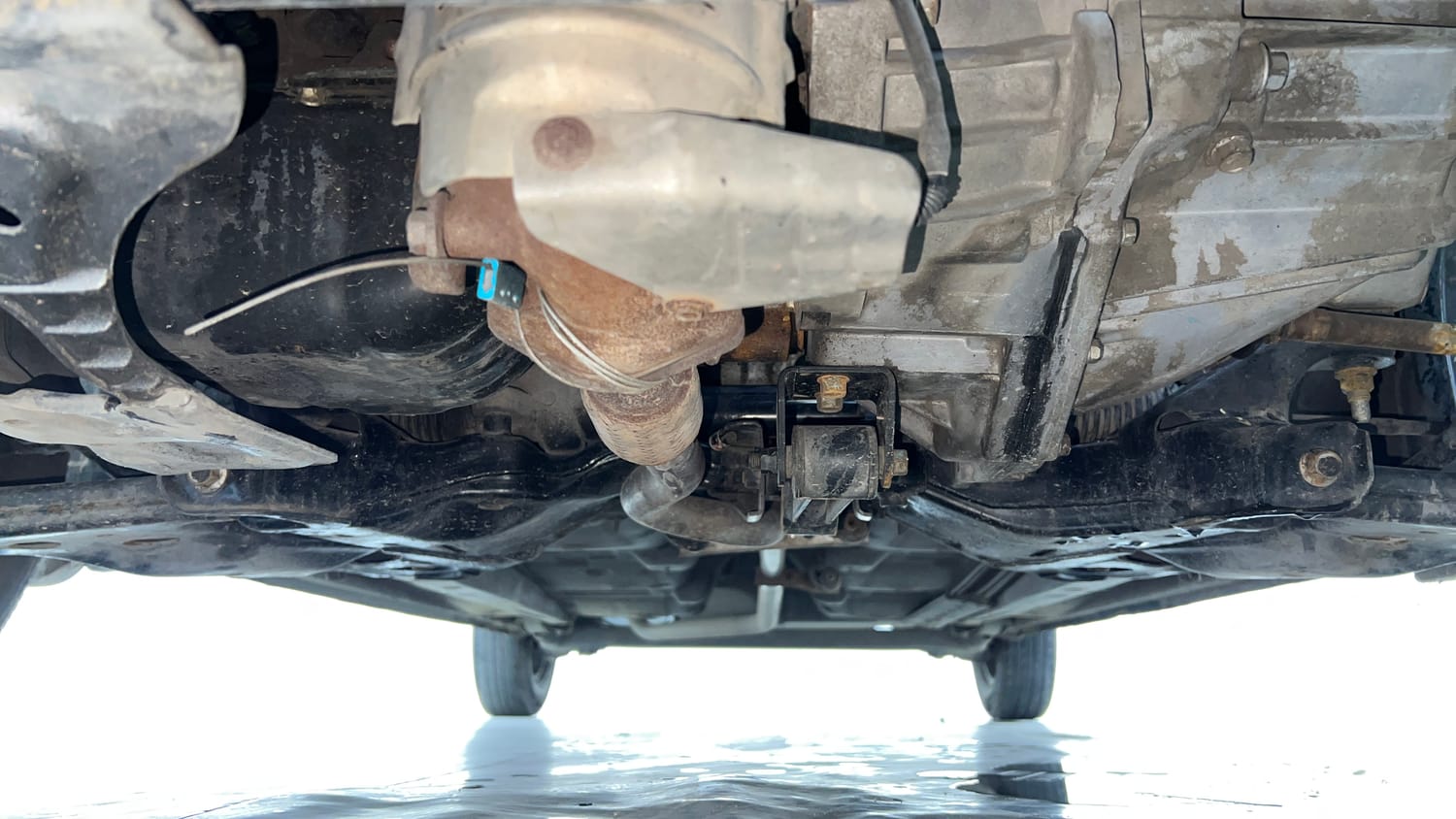 Used 2013 Hyundai i10 Era 1.1 iRDE2 Petrol Manual extra FRONT LEFT UNDERBODY VIEW