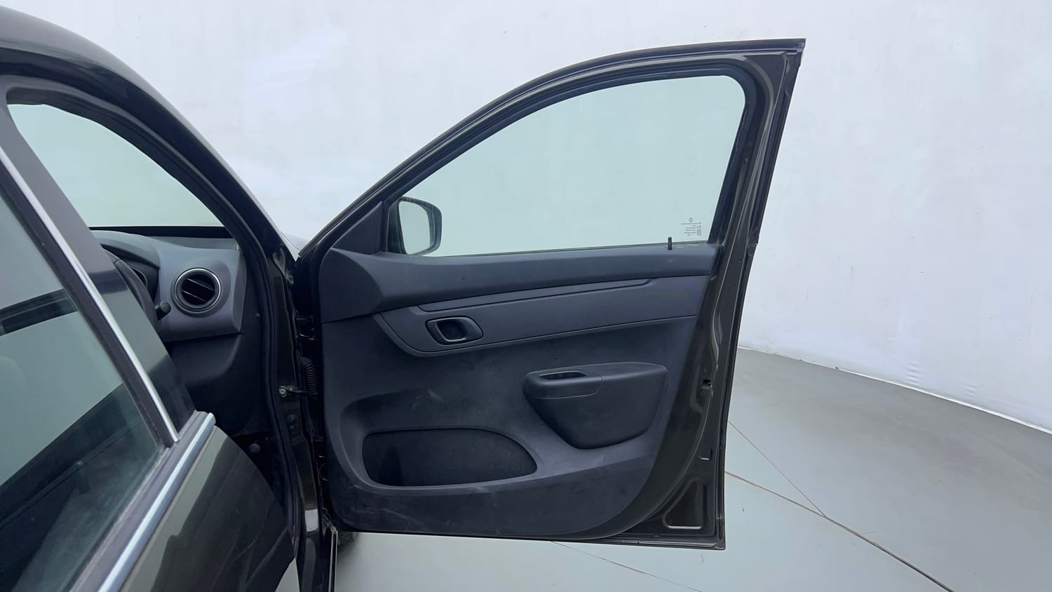 Used 2018 Renault Kwid 1.0 RXT Petrol Manual interior RIGHT FRONT DOOR OPEN VIEW